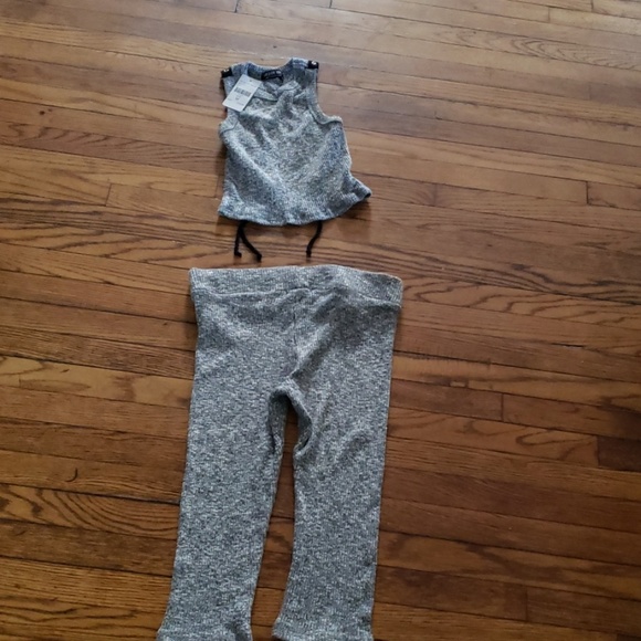Gray two piece set - Picture 1 of 4